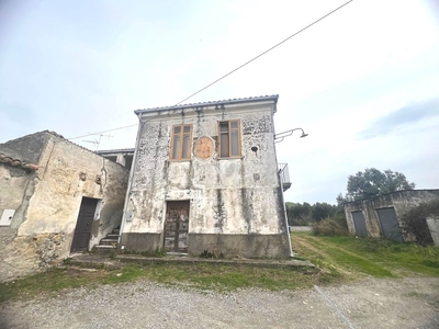 Rustico casale da ristrutturare in zona Santa Maria a Catanzaro