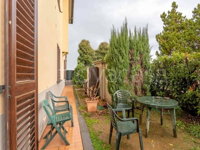 Villa Bifamiliare in vendita a Prato