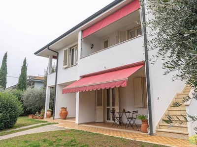 Villa in vendita a Bientina via Valdinievole Sud, 66