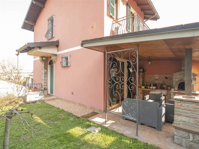 Villa in Via Vescola, 3 a Stradella