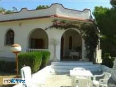 Villa arredata con piscina Taranto