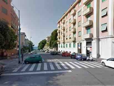 Appartamento con box, Genova albaro