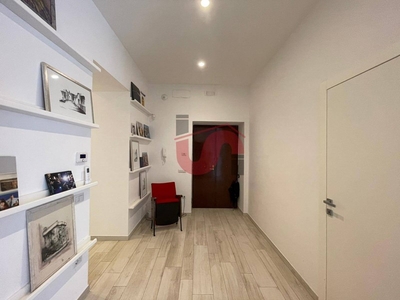 Appartamento in Vendita a Benevento, zona Mellusi, 219'000€, 126 m²