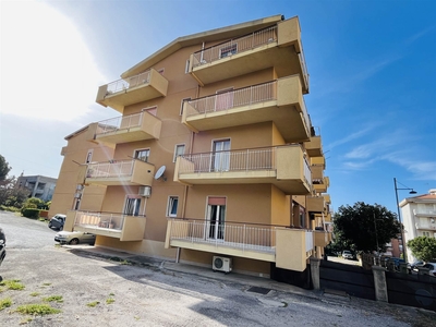 Appartamento in vendita a Campofelice Di Roccella Palermo