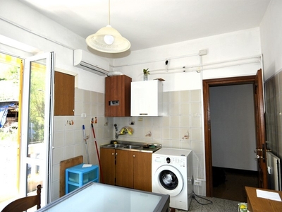 Appartamento in Vendita a Genova, zona STRUPPA, 48'000€, 75 m²