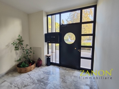 Appartamento in Vendita a Gorizia, zona Centrale Corsi, 235'000€, 116 m², arredato