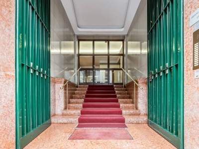 Appartamento via Luigi Razza 3, Repubblica, Milano