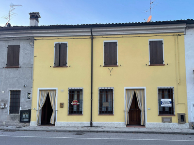 Casa a schiera a Suzzara - Rif. 2338