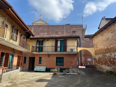 Casa indipendente con box doppio a Scurzolengo