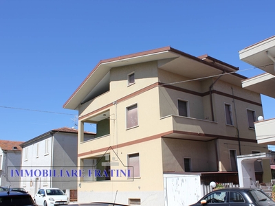 Casa indipendente con box, Sant'Egidio alla Vibrata faraone