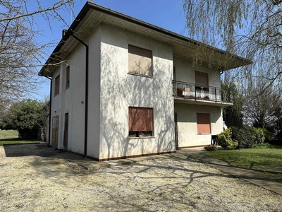 Tenuta-complesso in vendita a Roncade Treviso San Cipriano