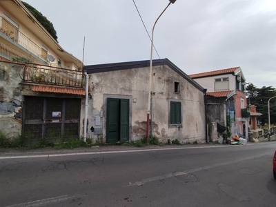 Casa singola in vendita a Trecastagni Catania