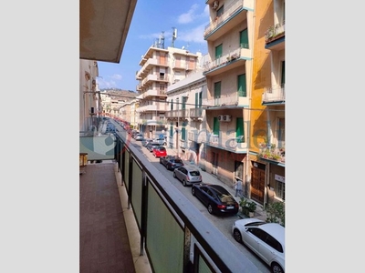Quadrilocale in Vendita a Messina, 165'000€, 140 m²