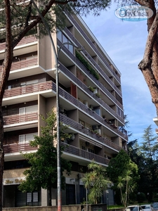 Trilocale arredato in affitto, Roma laurentino