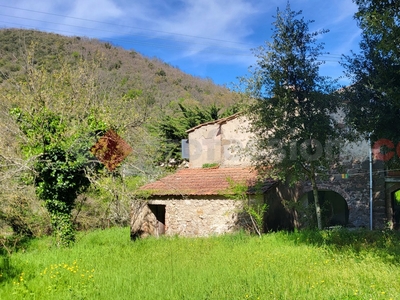 Trilocale da ristrutturare a Montecatini Val di Cecina