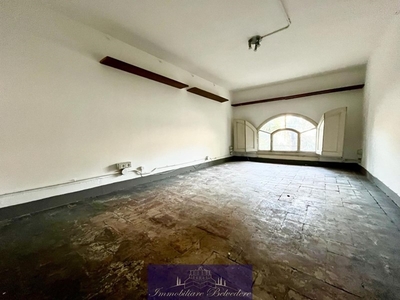 Ufficio in Affitto a Firenze, zona Campo di Marte, 1'900€, 130 m²