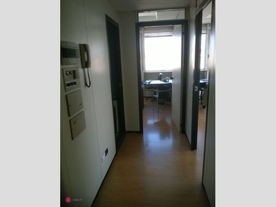 Ufficio in Affitto a Napoli, zona Centro Direzionale, 600€, 62 m², arredato