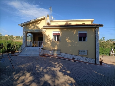 Vendita Villa, in zona BORGATA FAVARELLA, CALTANISSETTA