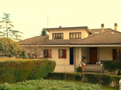 Villa 11 locali di 330 m² in Belvedere Ostrense