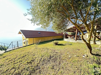 Villa Bifamiliare 5 locali di 133 m² a Pognana Lario