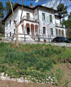 Villa con terrazzo, Bussi sul Tirino bussi officine