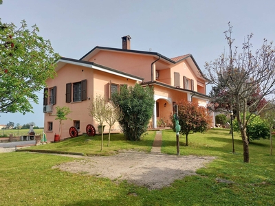 Villa con terrazzo, Ferrara san bartolomeo in bosco