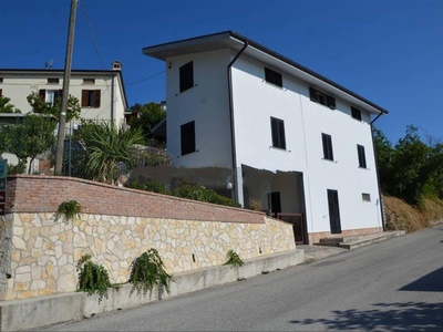 Villa in vendita a Civitella Del Tronto