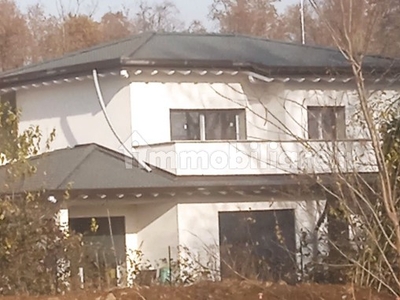 Villa nuova a Bregnano - Villa ristrutturata Bregnano