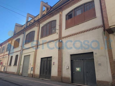 Casa singola da ristrutturare, in vendita in Via Asti, Alessandria