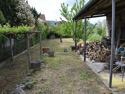 Villa con giardino in via sarzanese, Lucca