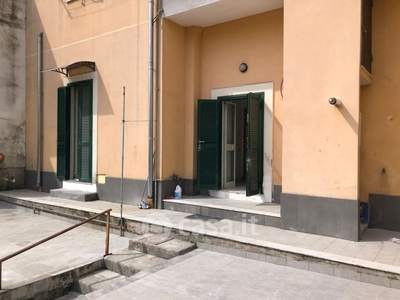 Appartamento in Vendita in Via Gennaro Trincone 13 a Salerno