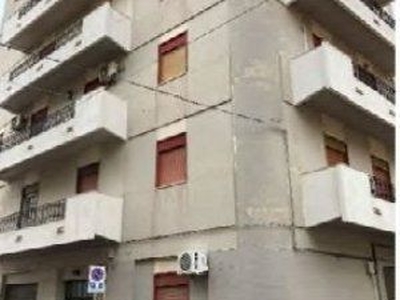 Appartamento in Vendita in Via Giuseppe Arenaprimo a Messina