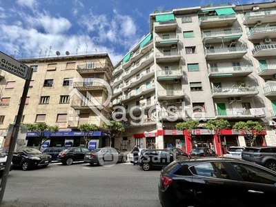 Appartamento in Vendita in Via Settimio Mobilio a Salerno