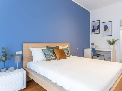 Camera in affitto in appartamento con 2 camere da letto a Milano