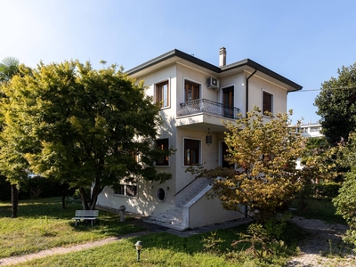 Casa indipendente con terrazzo a Mogliano Veneto