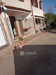 Casa indipendente in Vendita in Via della Sanginella, 24 / L a Salerno