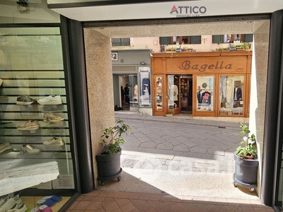 Negozio/Locale commerciale in Vendita in Corso Vittorio Emanuele II 9 a Sassari