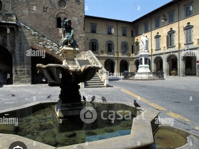 Palazzo in Vendita in Piazza San Francesco 25 a Prato