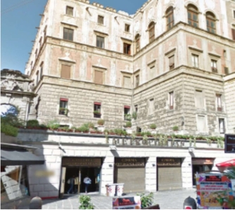 Palazzo / Stabile in vendita a Napoli - Zona: 1 . Chiaia, Posillipo, San Ferdinando