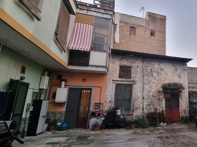 Palazzo / Stabile in vendita a Pomigliano d'Arco