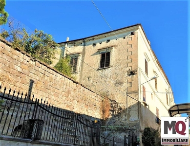 Palazzo / Stabile in vendita a Teano