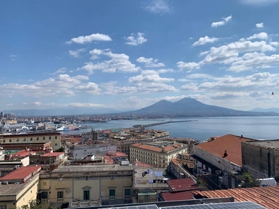 Quadrilocale in vendita a Napoli