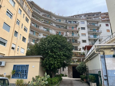 Quadrilocale in vendita a Napoli