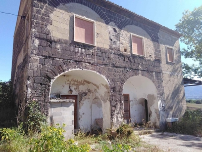 Rustico / Casale in vendita a Ruviano - Zona: San Domenico