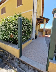 Trilocale con giardino a Avezzano