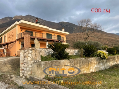Villa in vendita a Gioia Sannitica - Zona: Calvisi