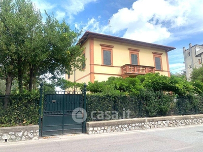 Villa in Vendita in Via Eugubina a Perugia