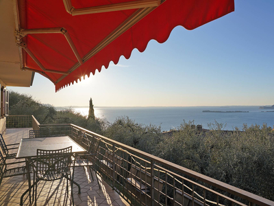 Villa vista lago a Gardone Riviera