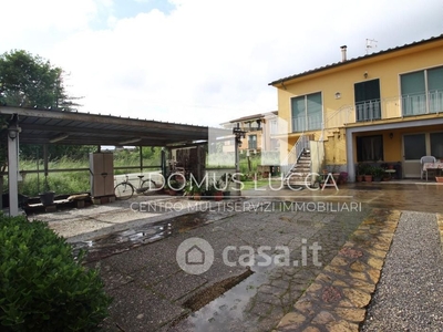 Villetta a schiera in Vendita in Via della Santissima Annunziata a Lucca