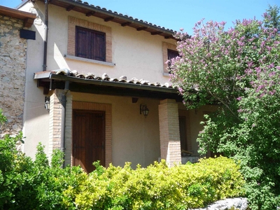 Casa semi indipendente in vendita a Borgorose Rieti Spedino